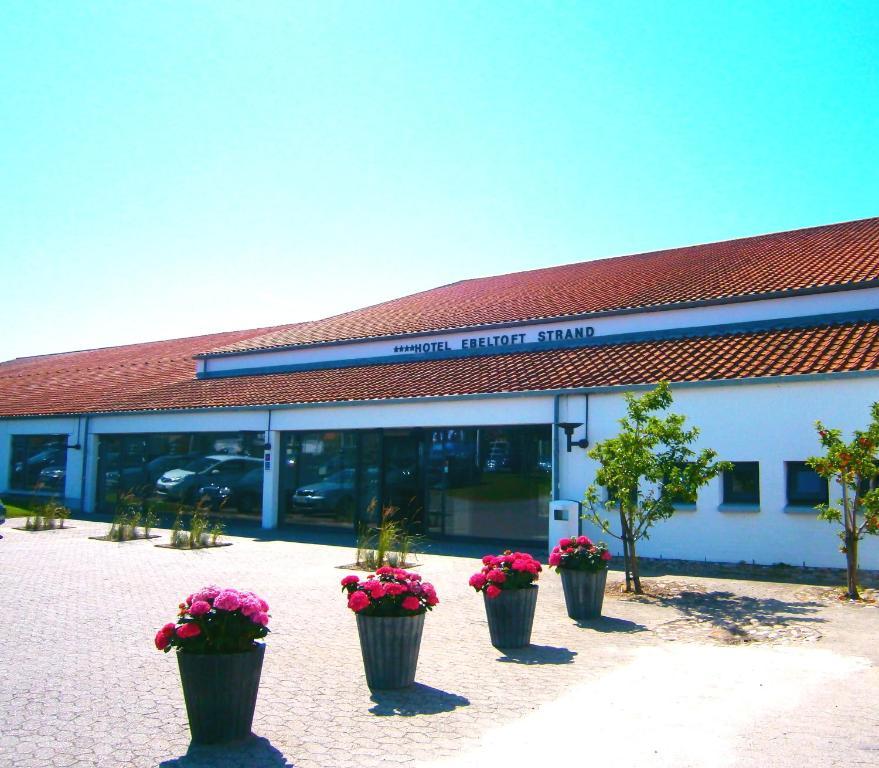 Langhoff & Juul Boutique Hotel Og Restaurant Ebeltoft Esterno foto
